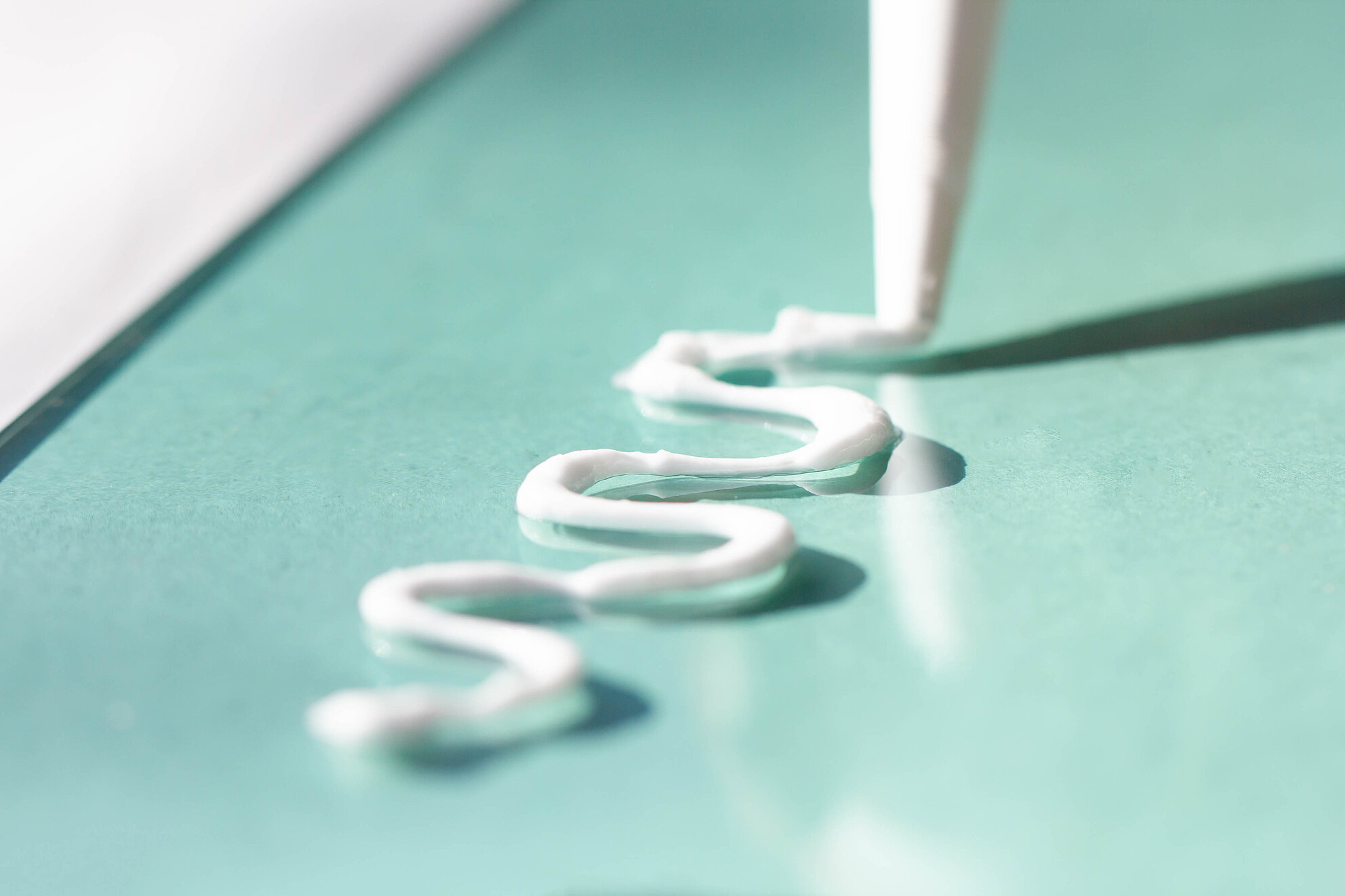 Hybrid adhesives Elementis Global